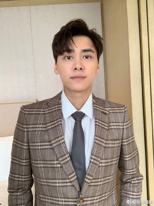 李易峰爆料人最新消息,揭秘娱乐圈惊人内幕!